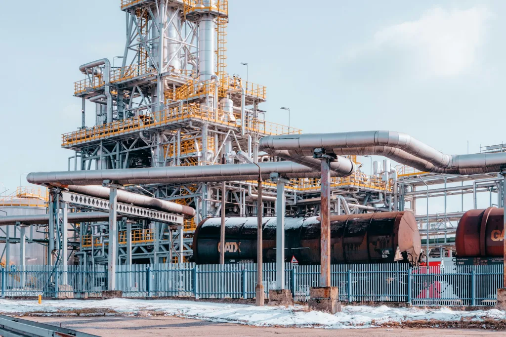 Installation industrielle et réseau de tuyauteries